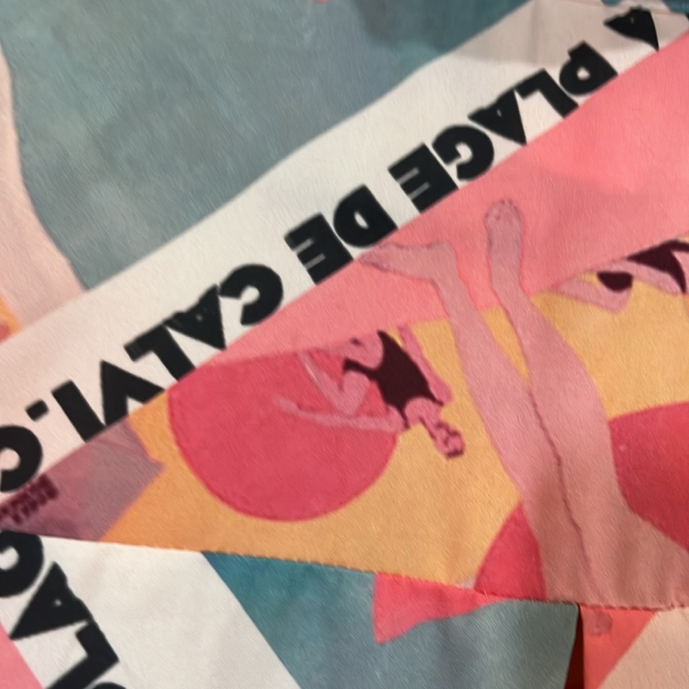 No Brand long sleeved blouse with outdoor scenery. Size Medium. - Picture 7 of 8